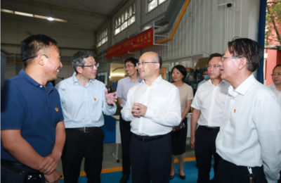 四川省委常委、組織部部長王正譜一行蒞臨成都科技學校調(diào)研指導(dǎo)黨建工作