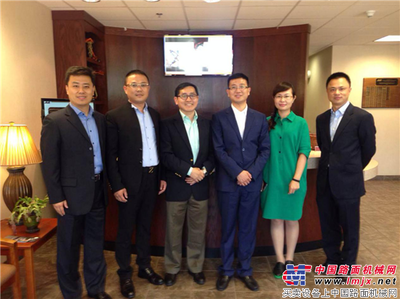 赴美考察紀(jì)實(shí):眾鼎考察團(tuán)近距離看捷爾杰-工程機(jī)械動態(tài)-中國路面機(jī)械網(wǎng)